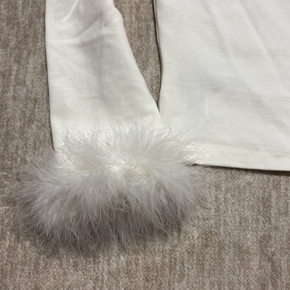 NWT Forever 21 Large Cropped white top off/on shoulder feather sleeves - Picture 2 of 5